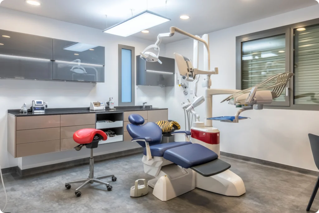 ecran fauteuil dentaire implamt Conseils pré-opératoires Dentistes à Château-Arnoux-Saint-Auban